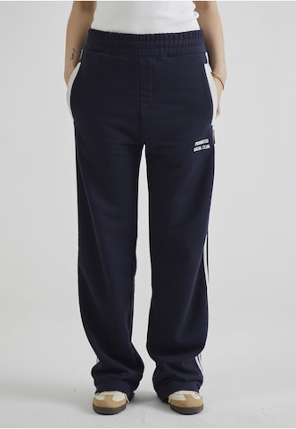 regular Pantaloni di Prohibited in blu