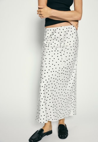 Jupe Pull&Bear en blanc : devant