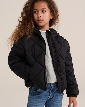 WE Fashion Prehodna jakna | črna barva: sprednja stran