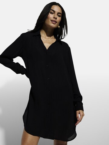 bonprix Kleid in Schwarz: Vorderseite