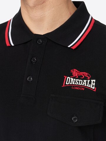 T-Shirt ' LYNTON ' LONSDALE en noir