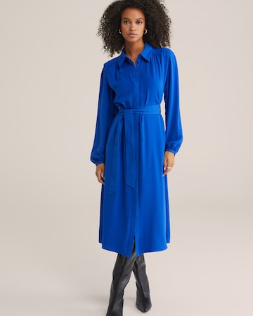 Rochie de la WE Fashion pe albastru: față