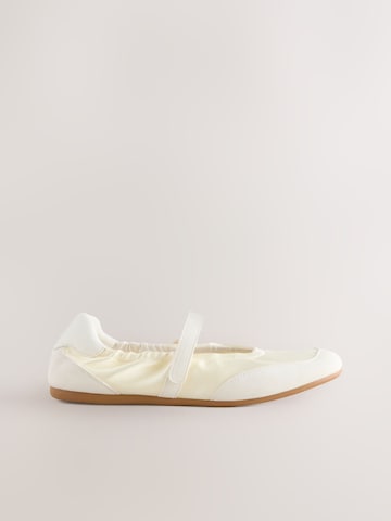 Ballerines à lanières 'Forever Comfort®' Next en blanc
