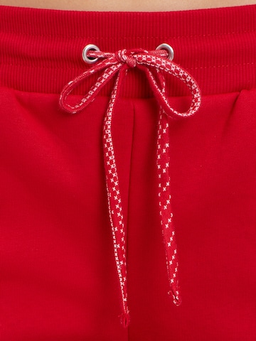 regular Pantaloni di s.Oliver in rosso