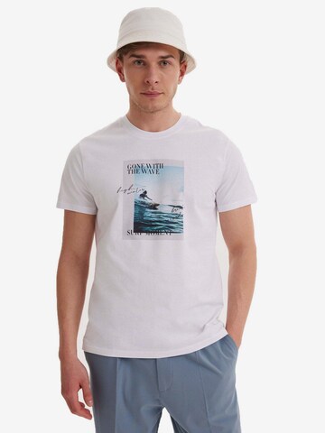 T-Shirt WESTMARK LONDON en blanc : devant