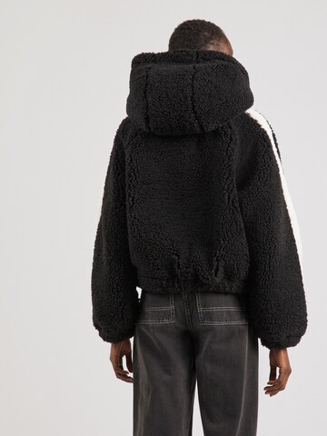 Veste mi-saison 'Hope pile Hoodie' Monki en noir