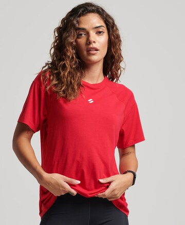 T-shirt fonctionnel 'Run' Superdry en rouge : devant