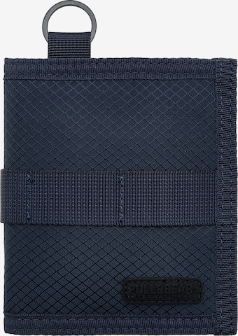 Pull&Bear Wallet in Blue: front