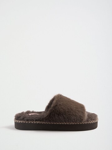 Lipsy Slipper in Brown
