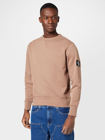 Calvin Klein Jeans Regular Fit Sweatshirt i brun: forside