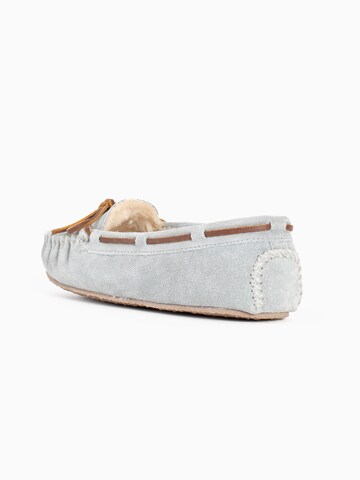 Minnetonka Pantofle 'Cally' – šedá