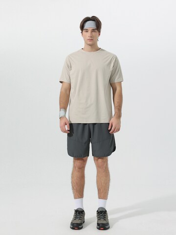 YOUTHUP Performance Shirt 'Trockenbahn' in Beige