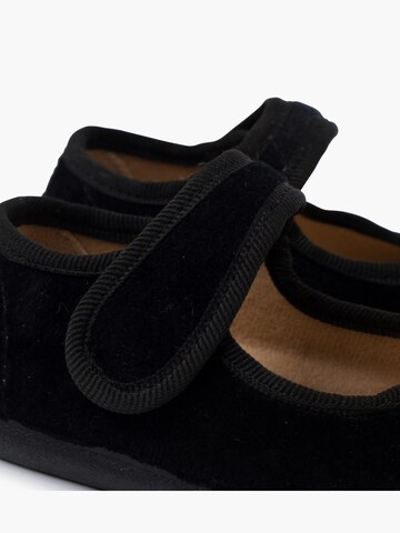 Pisamonas Low shoe in Black
