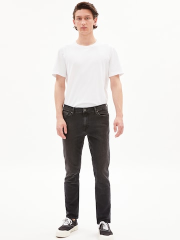 Slimfit Jeans 'IAN' di ARMEDANGELS in nero