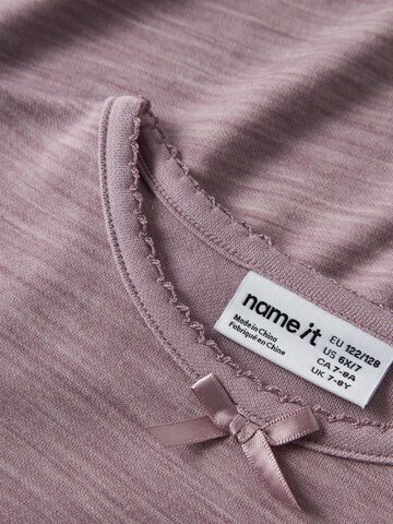 T-Shirt NAME IT en violet