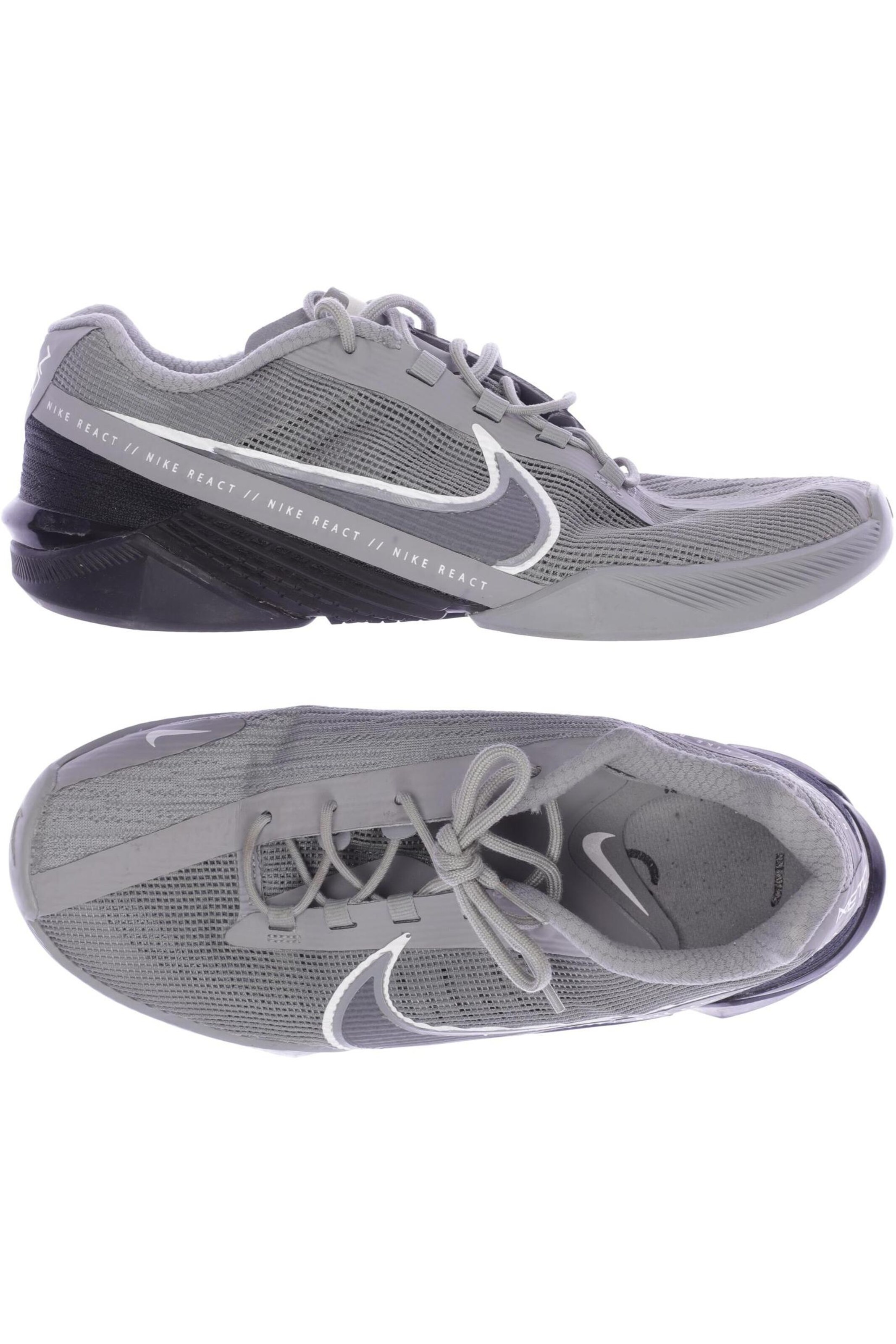 NIKE Sneakers & Trainers in 39 in Grey: front