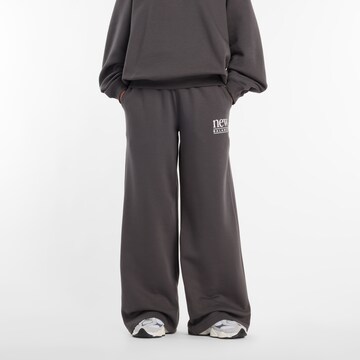 new balance Wide leg Pants in Black: front