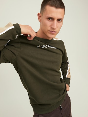 Sweat-shirt 'Logan' JACK & JONES en vert