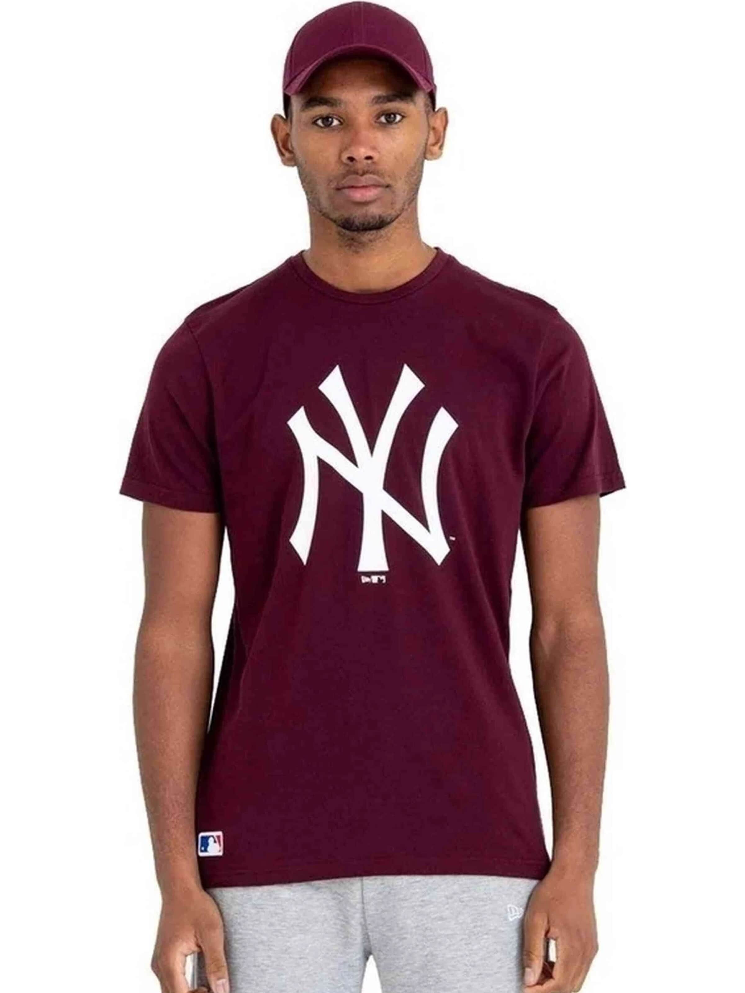 Maglietta 'Camiseta new era granate yankees nos mlb regular tee neyyan mrnwhi' di NEW ERA in rosso: frontale
