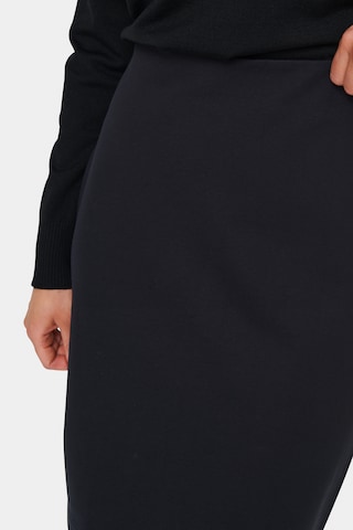 SAINT TROPEZ - Saia em preto
