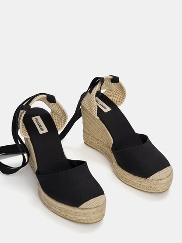 Pull&Bear Slingback pumps i svart