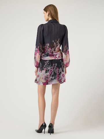 YAS - Blusa 'YASROMANTICA' en negro