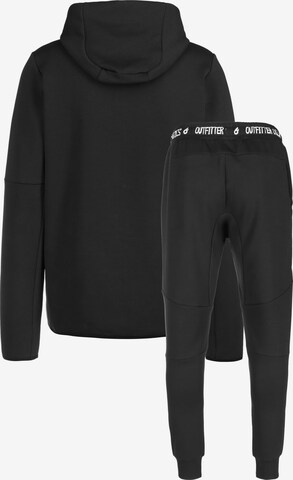 OUTFITTER Tracksuit in Black