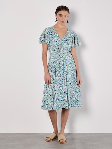 Robe Apricot en bleu : devant