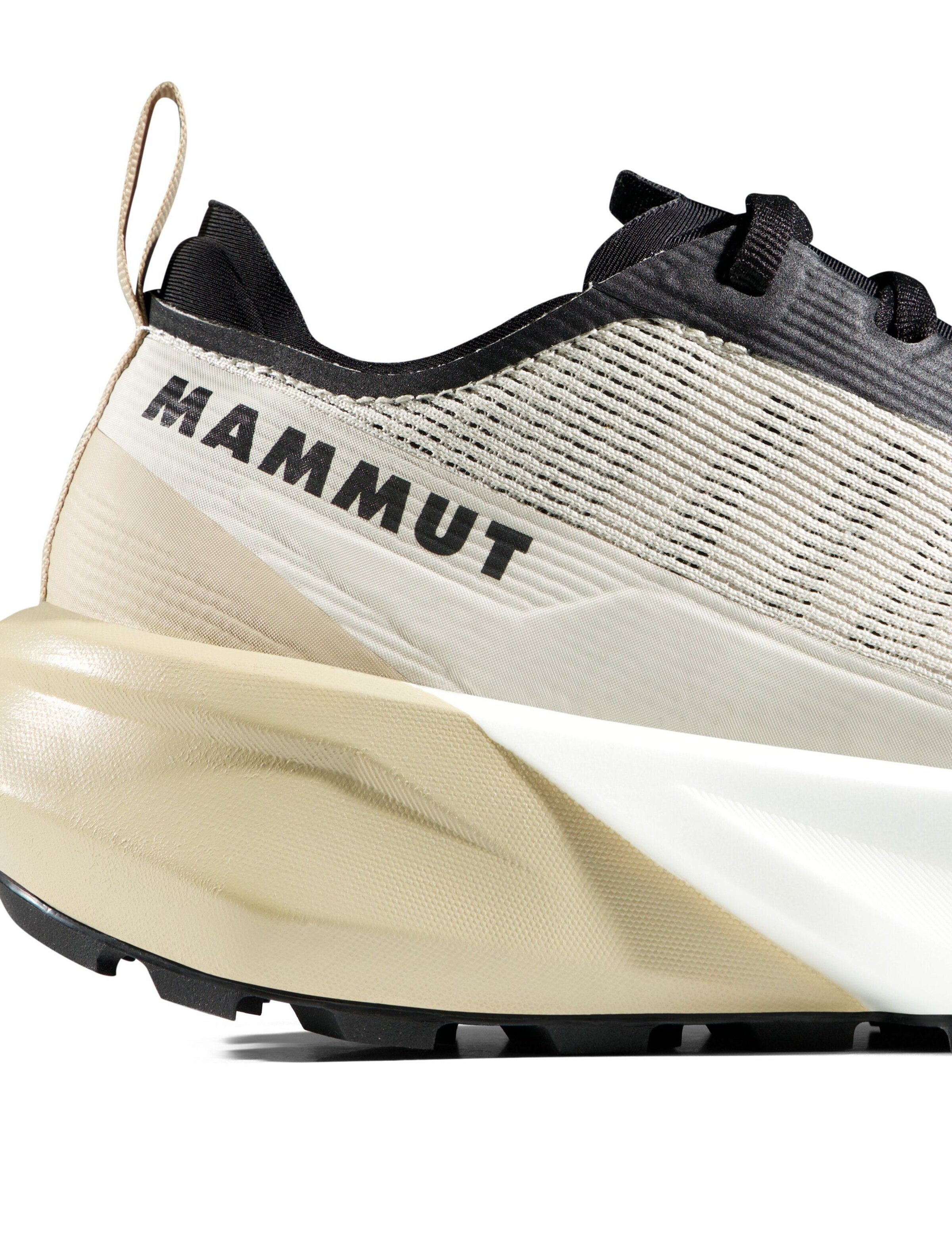 MAMMUT Flats in White
