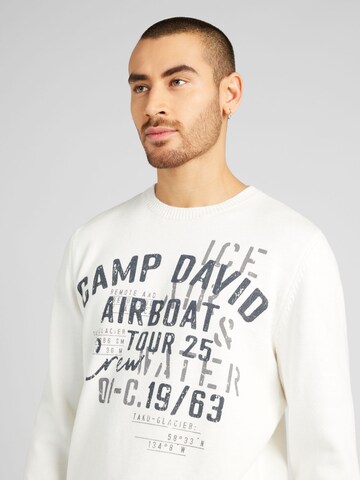 Pull-over CAMP DAVID en blanc