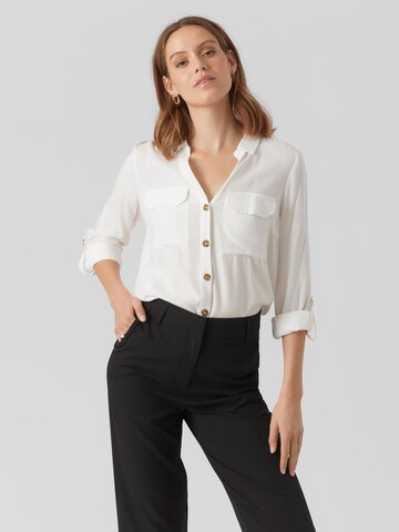 Vero Moda Tall Μπλούζα 'Bumpy' σε λευκό: μπροστά