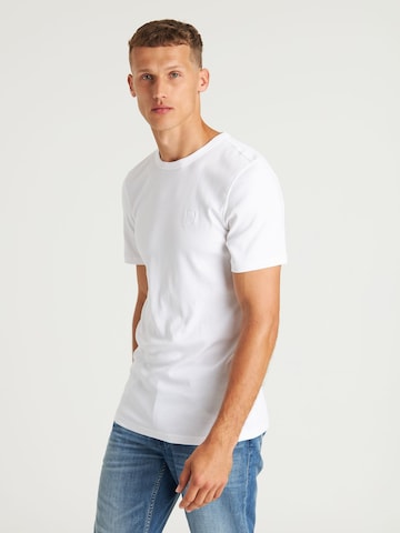 CHASIN' Shirt in White