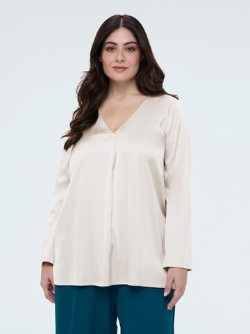 Fiorella Rubino Blouse in Wit