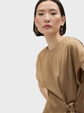 Lola Casademunt Топ в Бронзовый