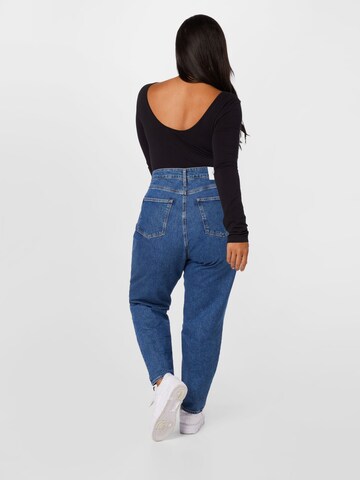 Calvin Klein Jeans Curve Loosefit Jeans in Blau