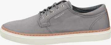 Chaussure de sport à lacets GANT en gris