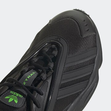 Sneaker bassa 'Oztral' di ADIDAS ORIGINALS in nero