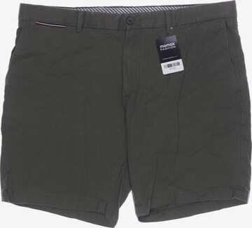 TOMMY HILFIGER Shorts in 40 in Green: front