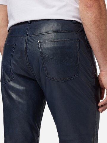 Coupe slim Pantalon 'Trant Pant' RICANO en bleu