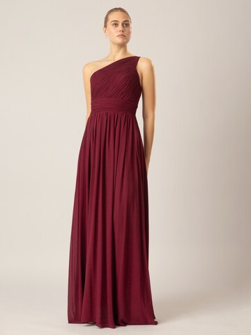 APART Evening Dress in Red: front