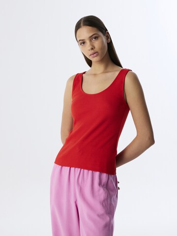 Twist Top in Red: front