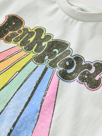 Tricou de la Next pe bej