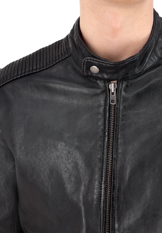 URBAN 5884® Between-Season Jacket in Black