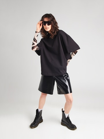 T-shirt 'Nemi' WEEKDAY en noir