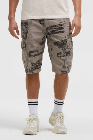 CAMP DAVID Regular Cargo Pants in Brown: front