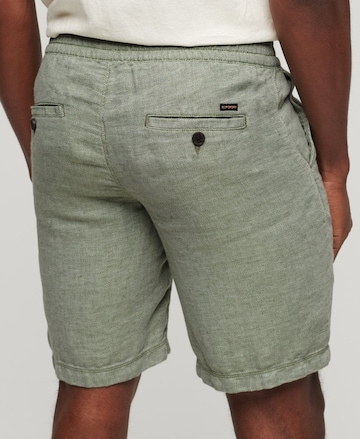 Superdry Regular Broek in Groen