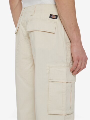 Regular Pantaloni cu buzunare 'EAGLE BEND' de la DICKIES pe alb