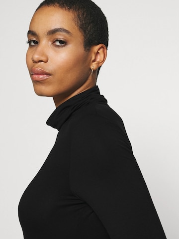 Top ' SC-MARICA 12 ' di Soyaconcept in nero
