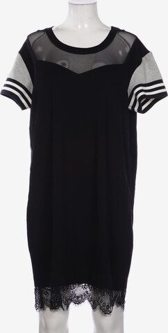 Junarose Dress in M in Black: front