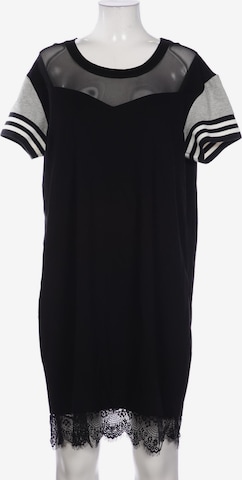 Junarose Dress in M in Black: front